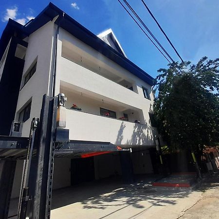 White Flat Apartment บูคาเรสต์ ภายนอก รูปภาพ