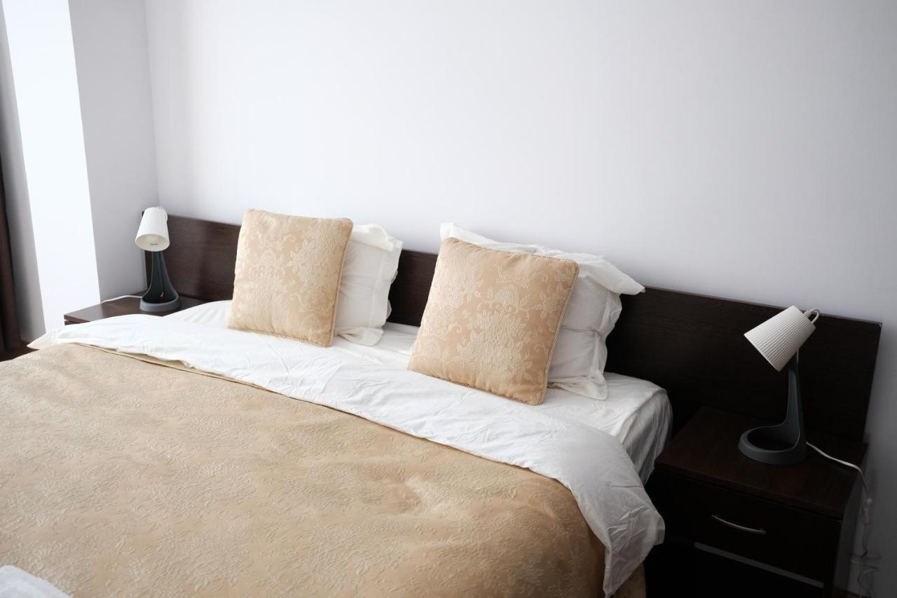 White Flat Apartment บูคาเรสต์ ภายนอก รูปภาพ