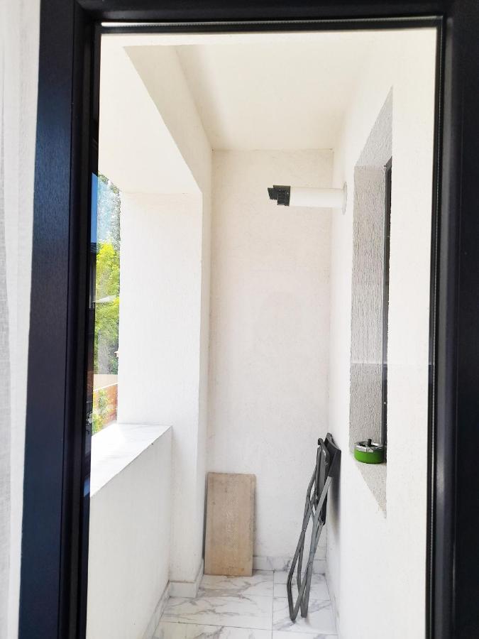White Flat Apartment บูคาเรสต์ ภายนอก รูปภาพ
