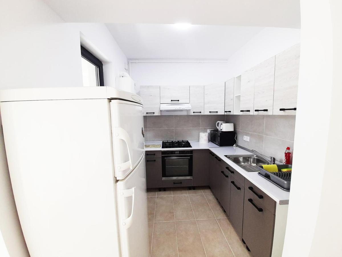 White Flat Apartment บูคาเรสต์ ภายนอก รูปภาพ